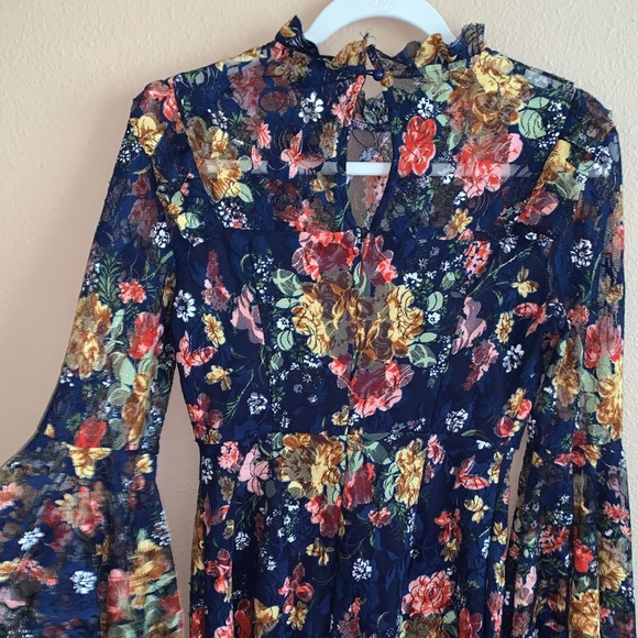 Floral lace dress!! - Picture 4 of 6